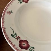 Lot de 4 assiettes creuses dépareillées en faïence ancienne • Décor fl