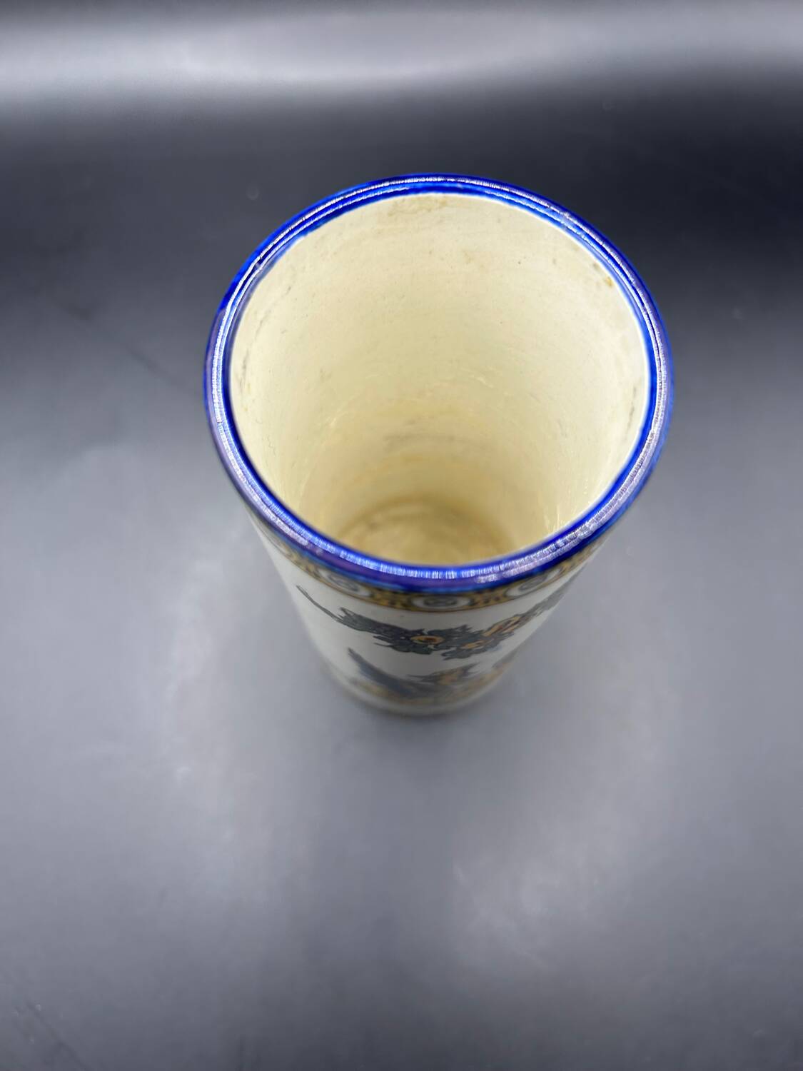 Small cylindrical vase in Gien earthenware - Renaissance pattern
