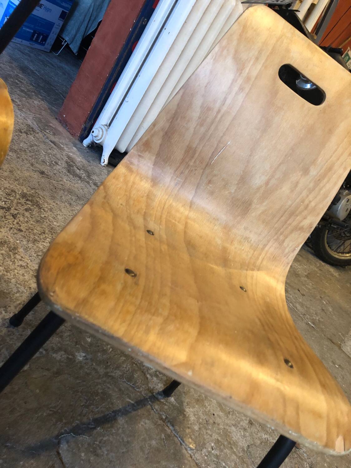 50/60 thermoformed wooden chairs