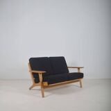 Danish sofa GE-290 designed by Hans Wegner for Getama