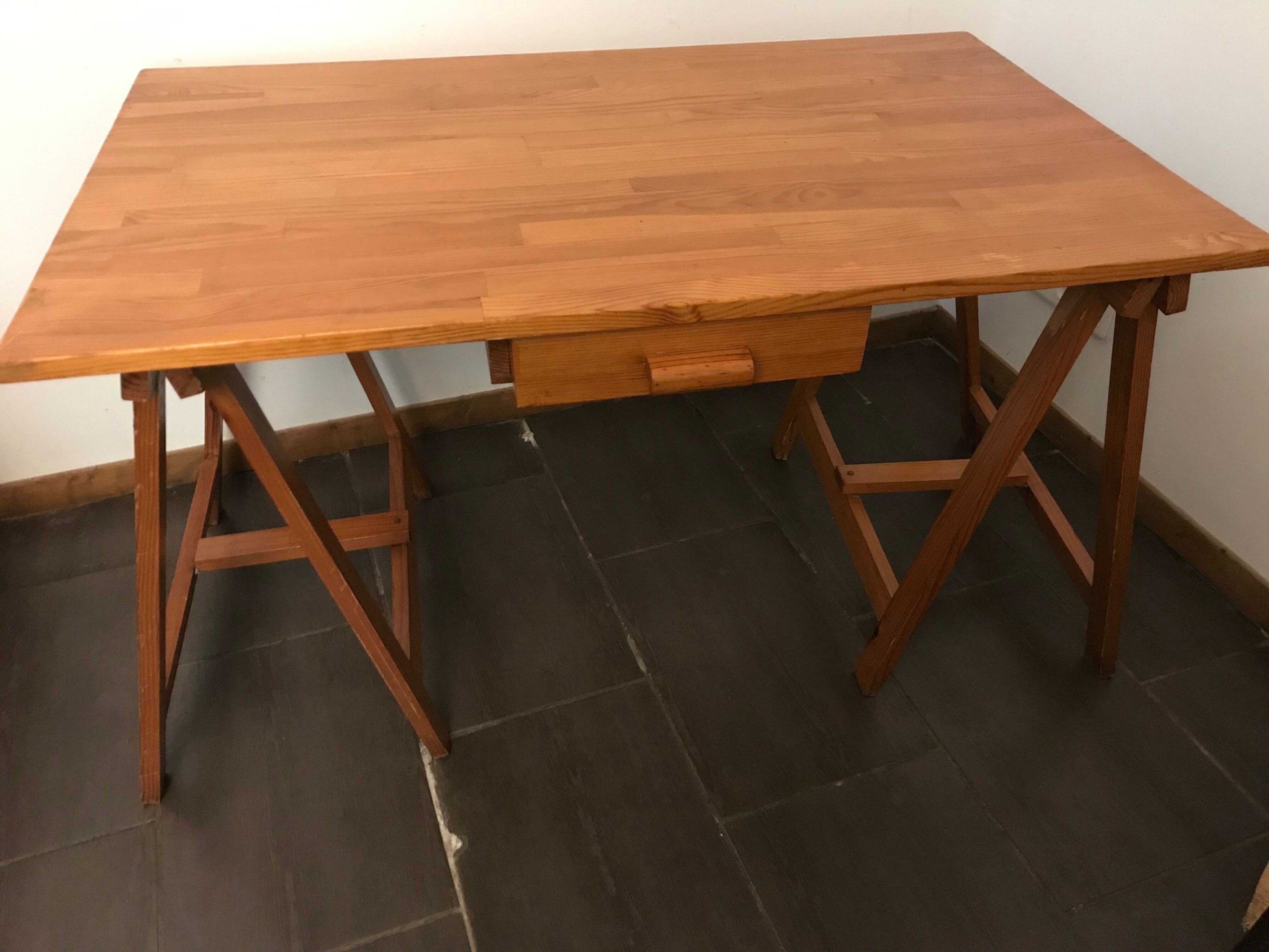 Bureau en bois sur tréteaux 1960