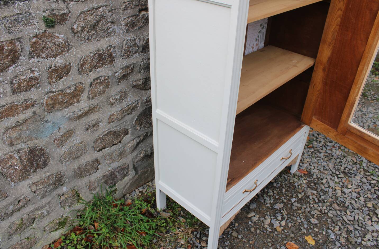 Armoire vitrée parisienne vaisselier vintage