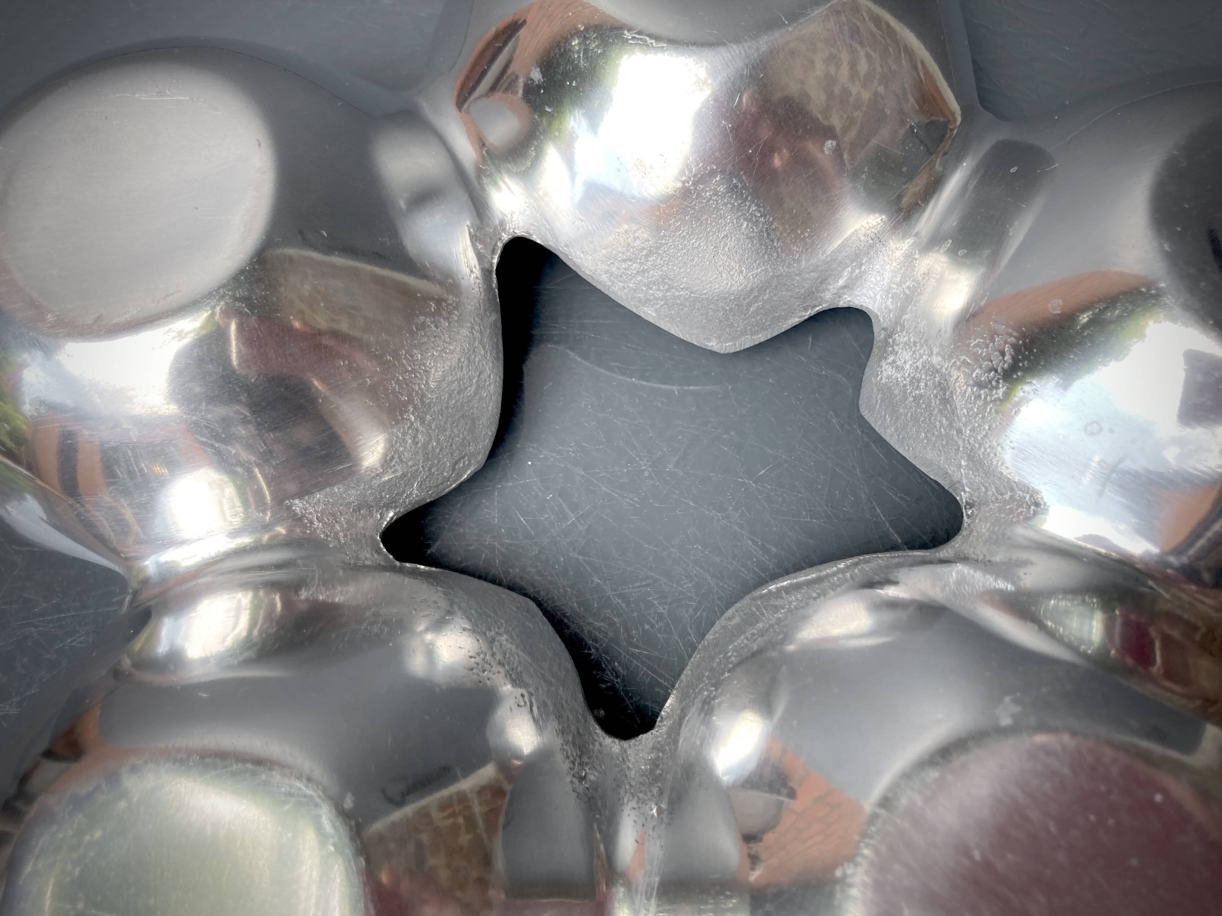 Ensemble de plats compartimentés en Inox Massif et émail écru