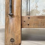 Solid wood carpenter's workbench