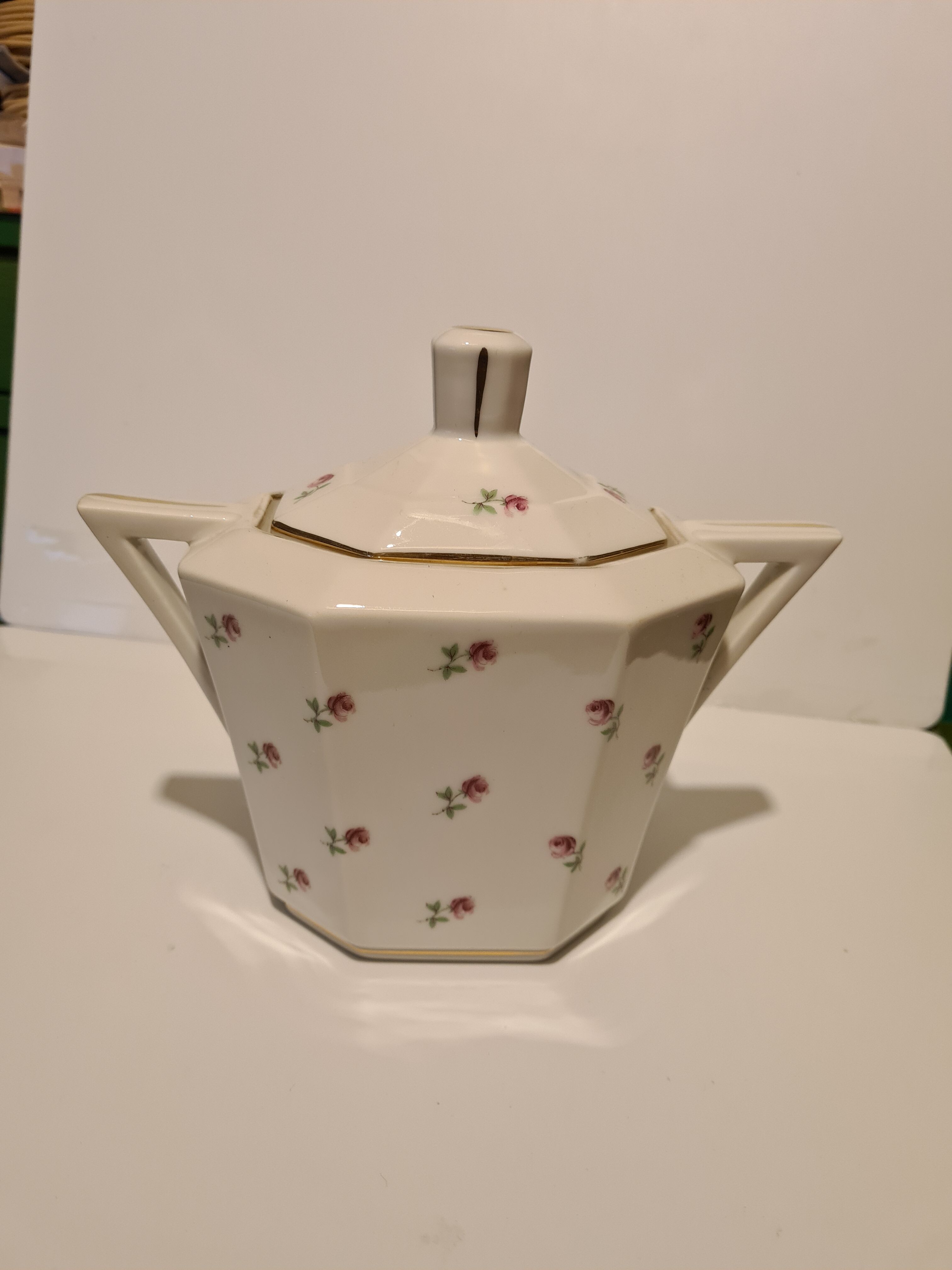 Sucrier en porcelaine de Limoges décor floral