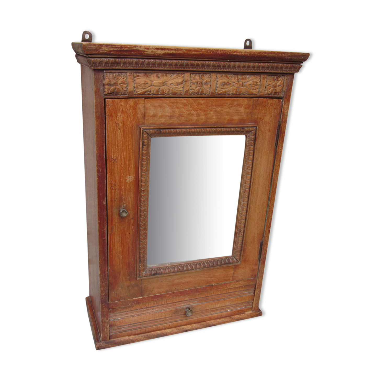 30, 40 years toilet wardrone