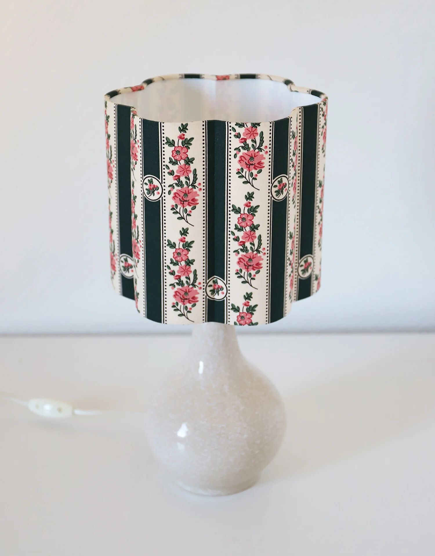 Flower-shaped lampshade Flora "green overmount"