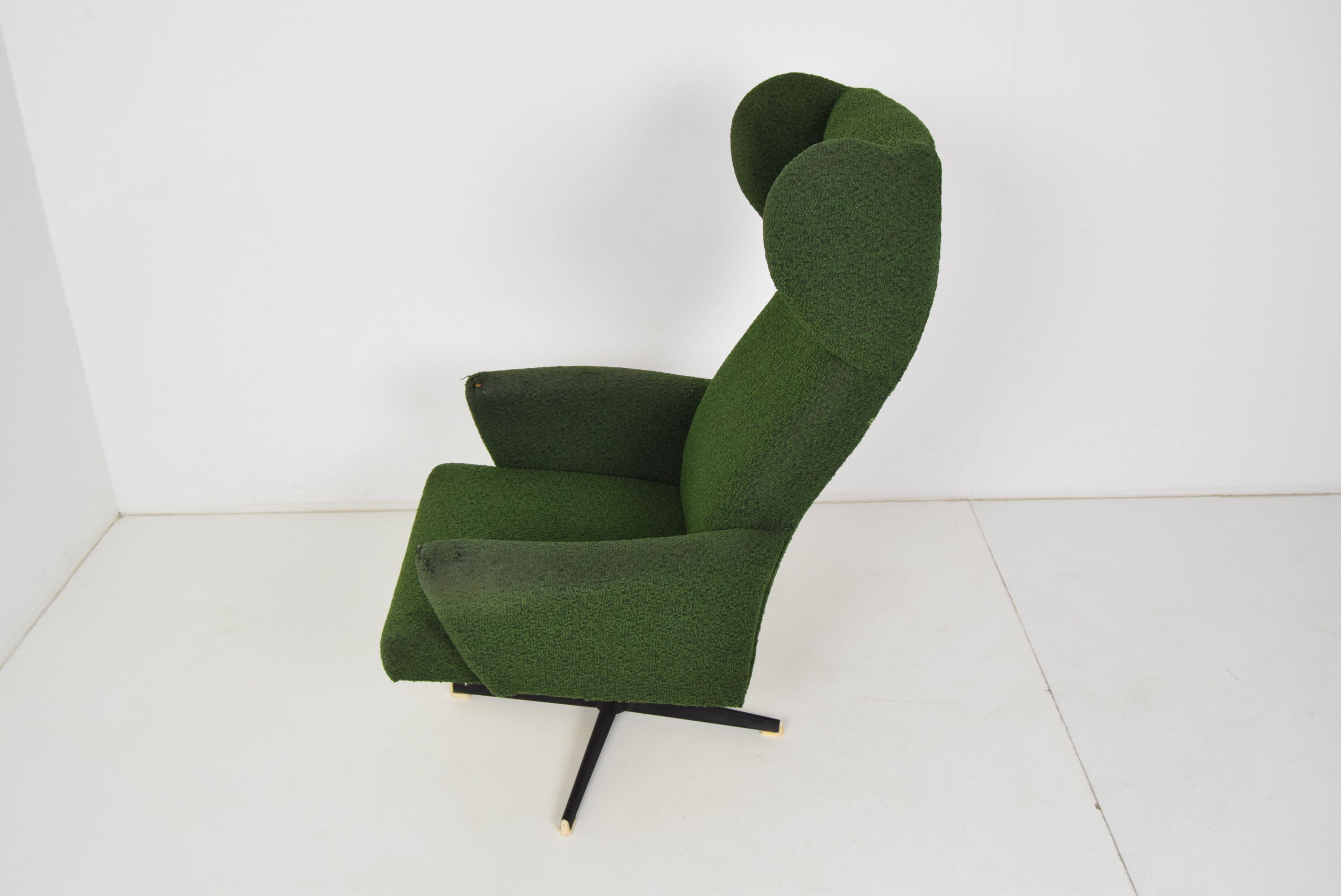 Swivel Armchair in the middle  of the century,1970's.