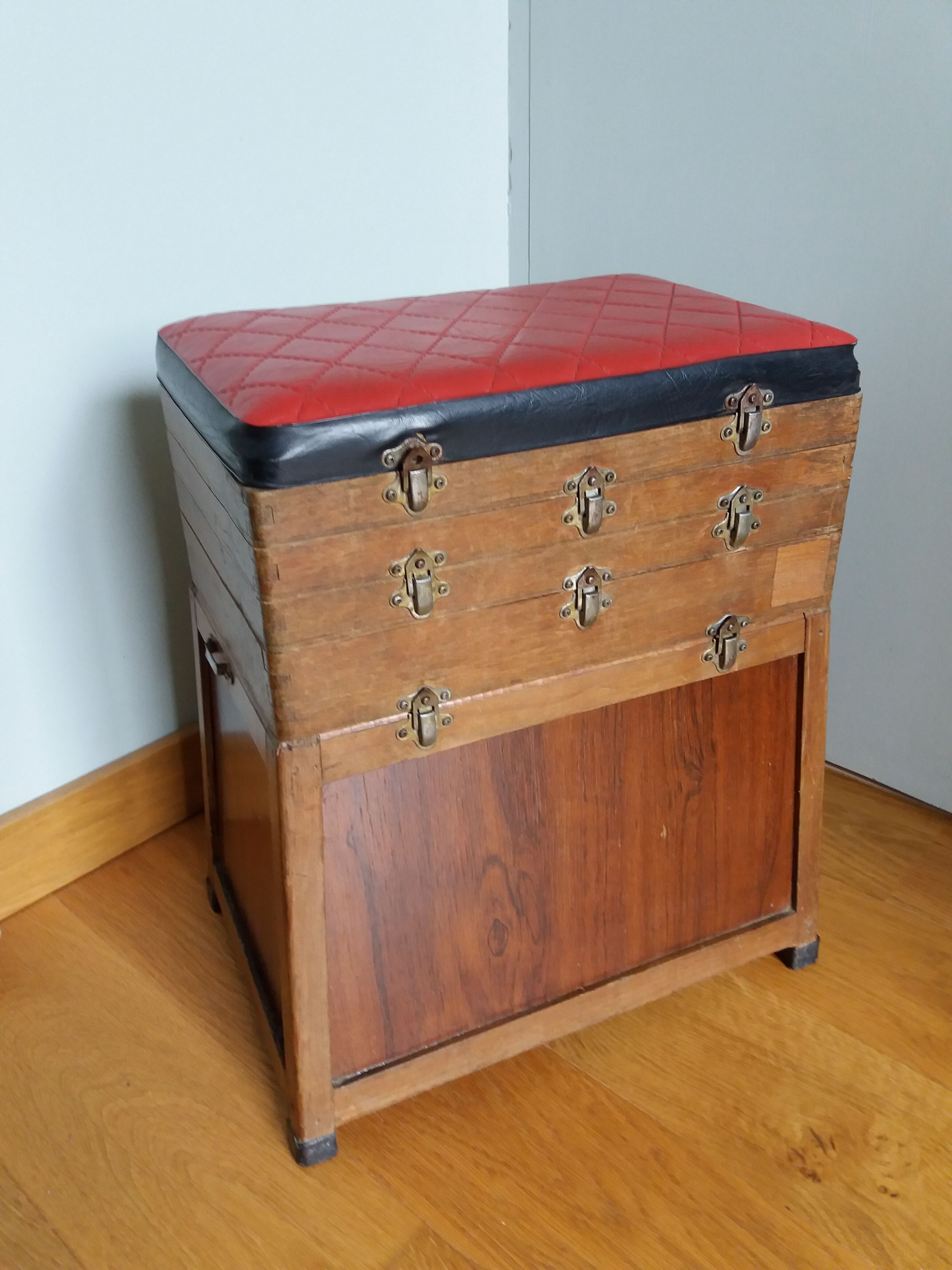 Fishing storage chest fisherman's stool