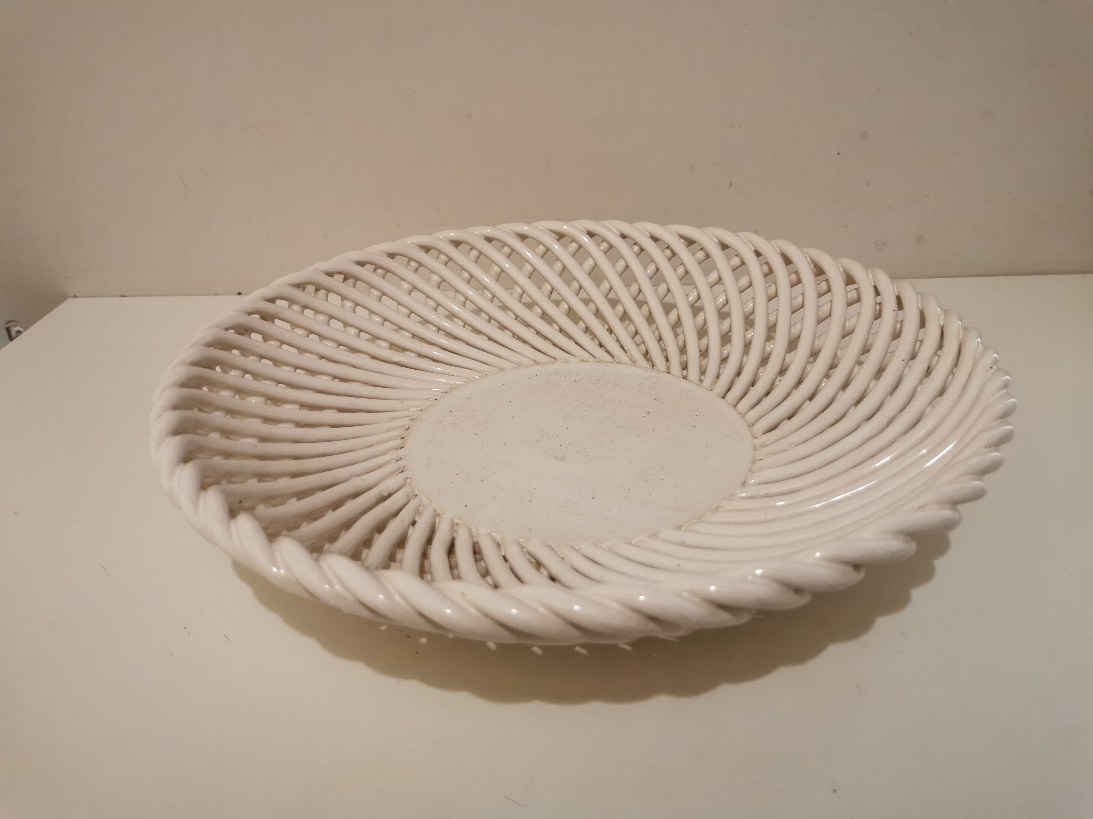 Vintage fruit dish ceramic braided 60s