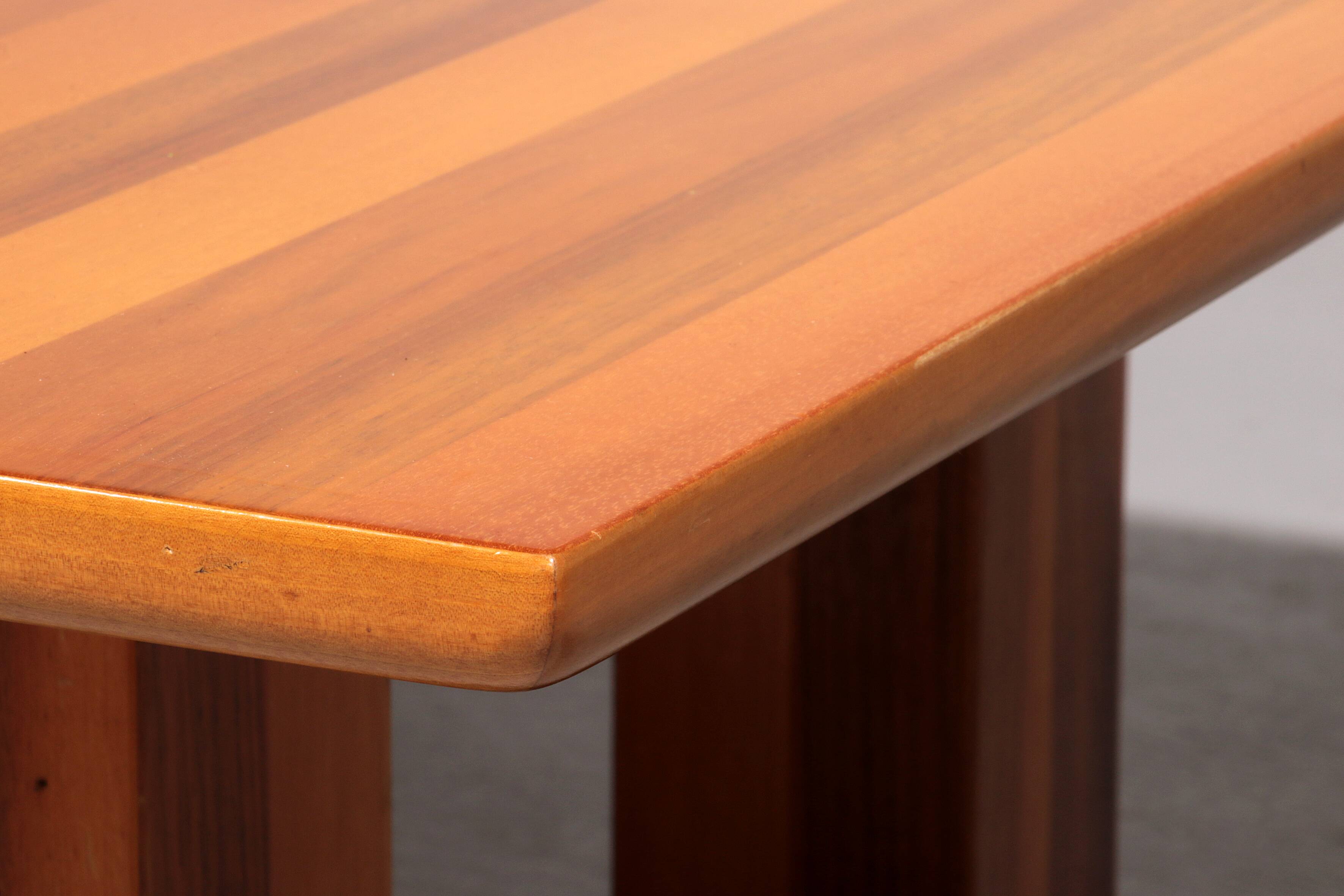 Exquisite Walnut Coffee Table – A Masterpiece of Italian Modernis