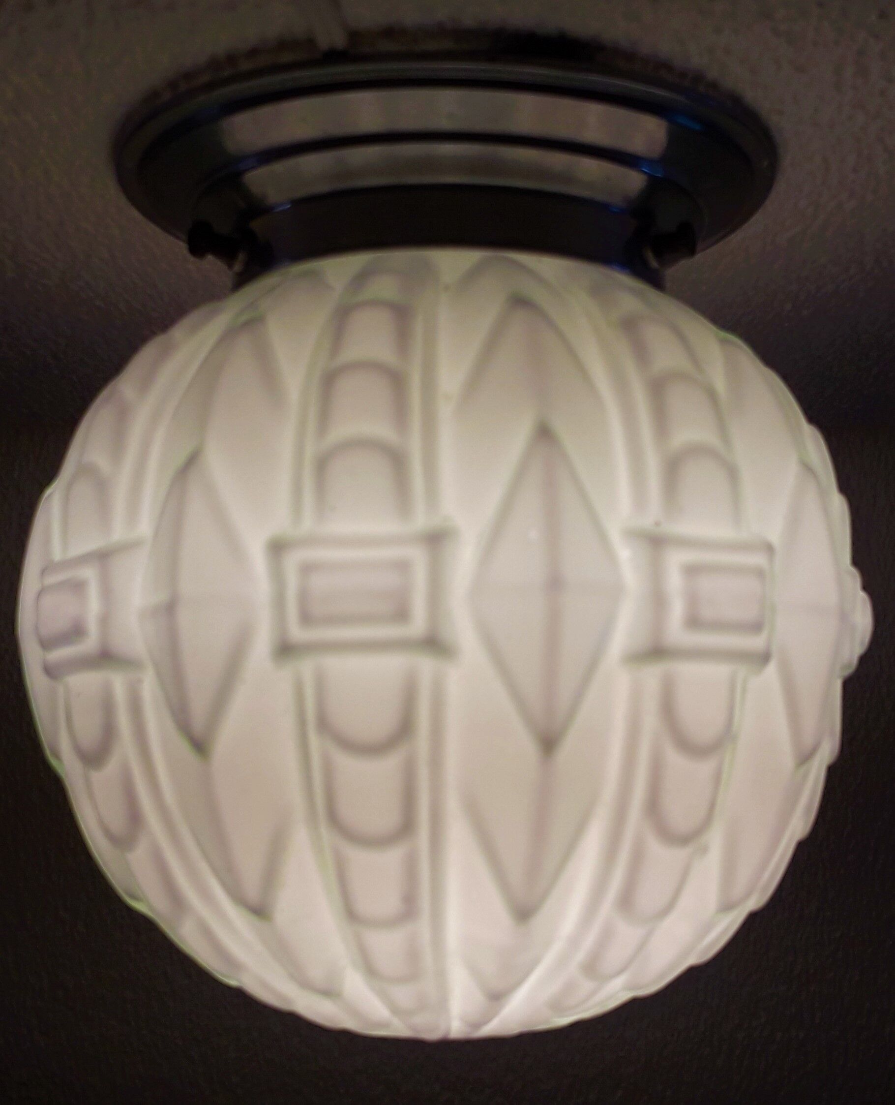 Opaline ceiling light