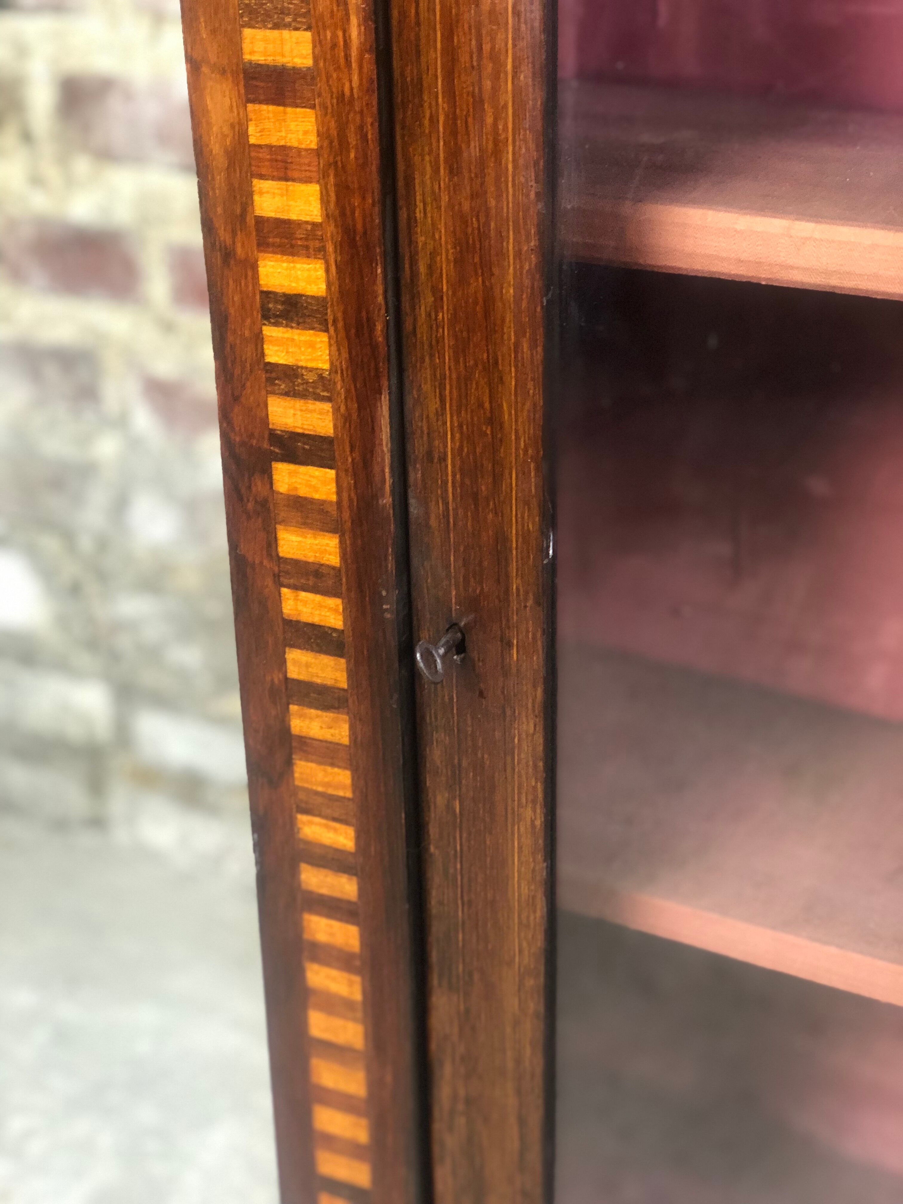 Low English style showcase/bookcase in mahogany and mahogany veneer 1930