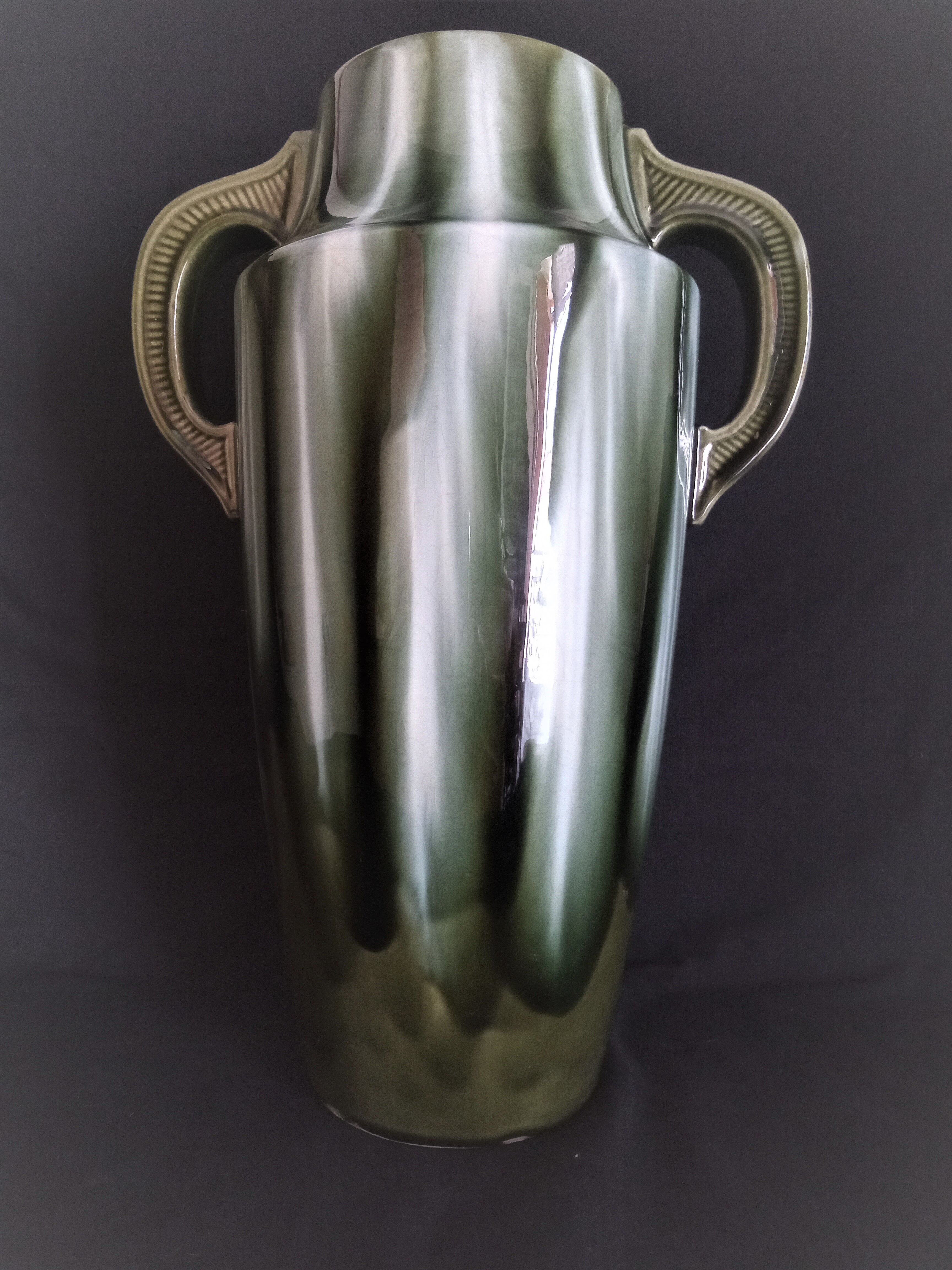 Pair of Art Deco vases in glazed earthenware with white drips on a green background