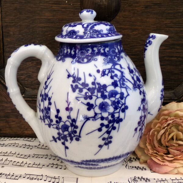 Théière, sucrier et pot à lait japonais en porcelaine d'Arita, fin du XIXe