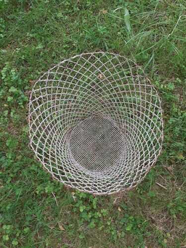 Metal paper basket