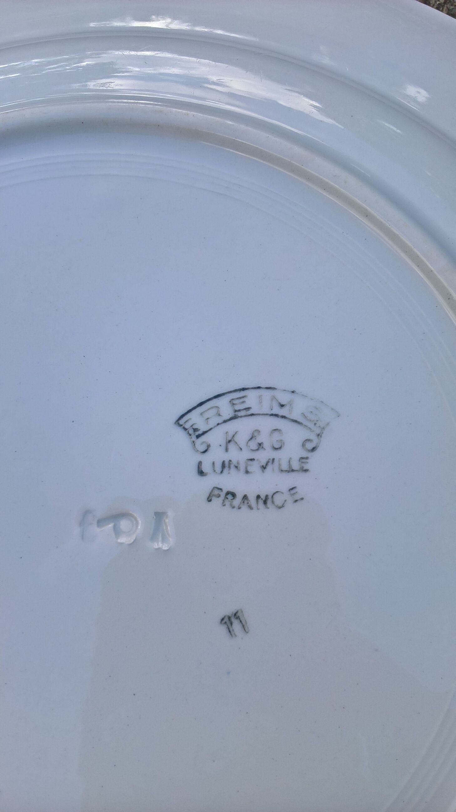 Plate K-G Luneville "Reims" white - blue