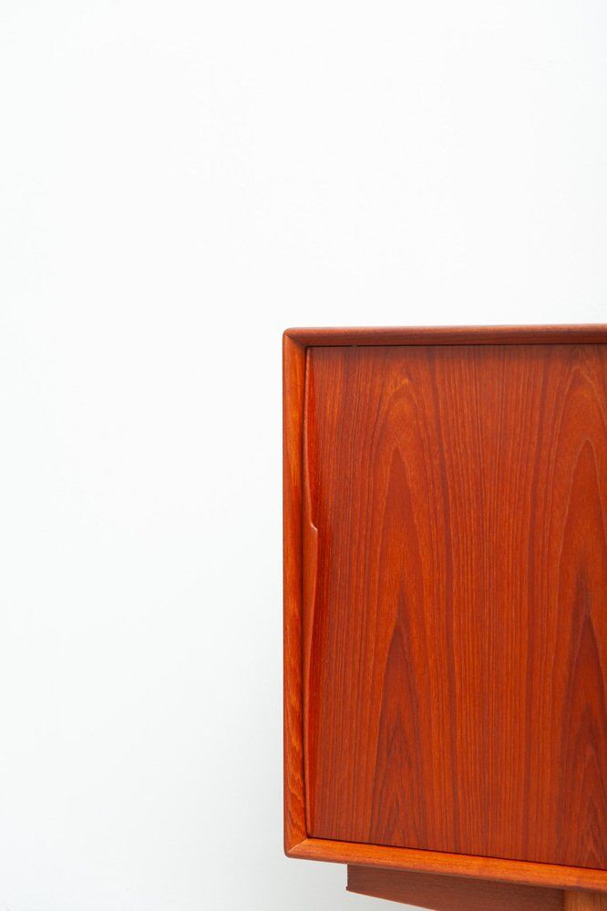 Grand buffet en teck par Dyrlund, années 1960.
