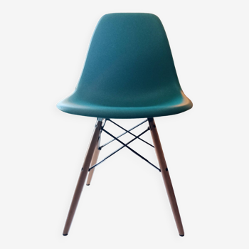 DSW Vitra chair blue Charles and Ray Eames