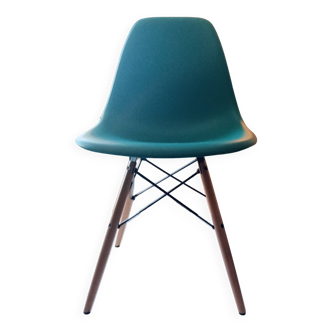 DSW Vitra chair blue Charles and Ray Eames