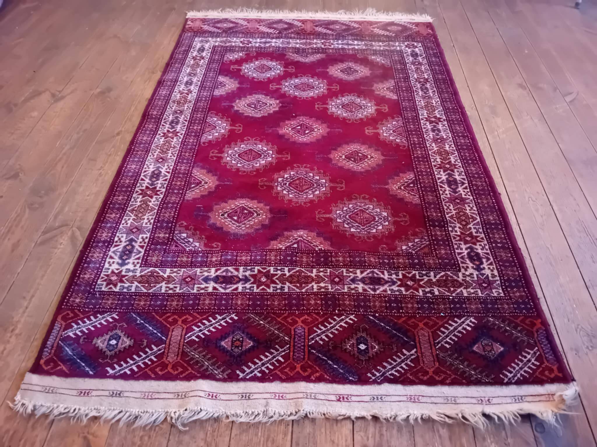Handmade Turkmen Bukhara rug 180x112cm
