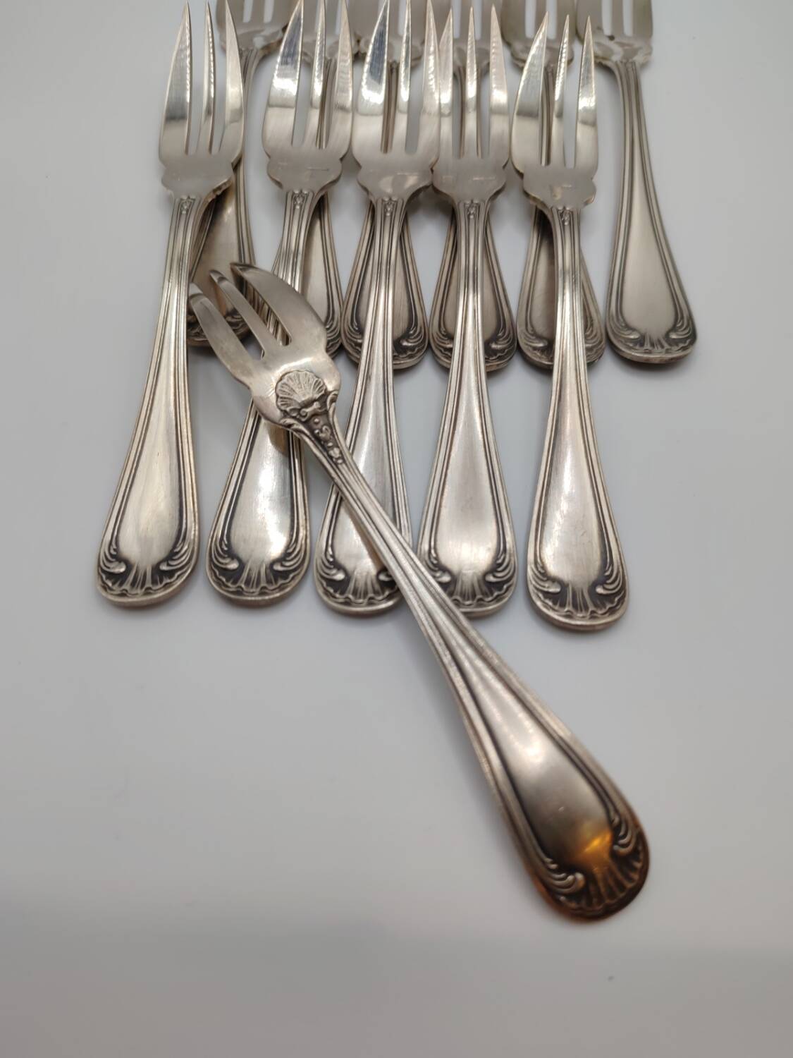 12 silver-plated cake forks, by Boulenger.