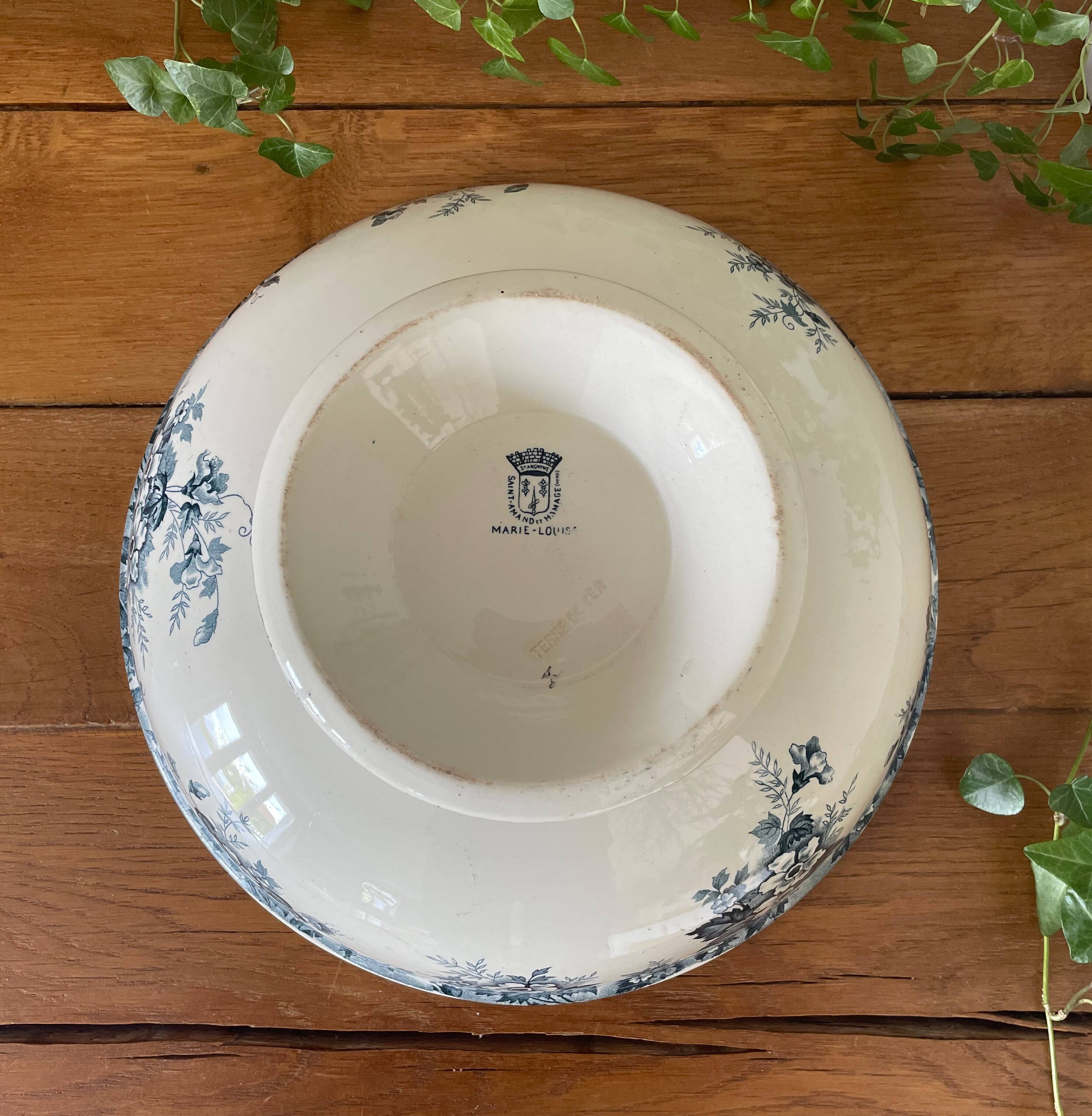 Antique large salad bowl on a pedestal in Saint-Amand earthenware (Nord)