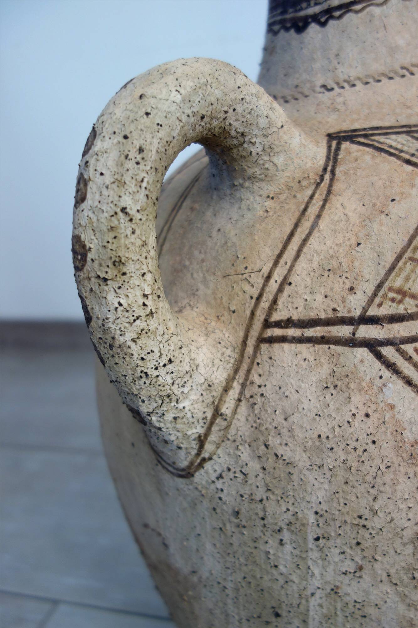 Large terracotta jar from the Rif, Morocco H70cm