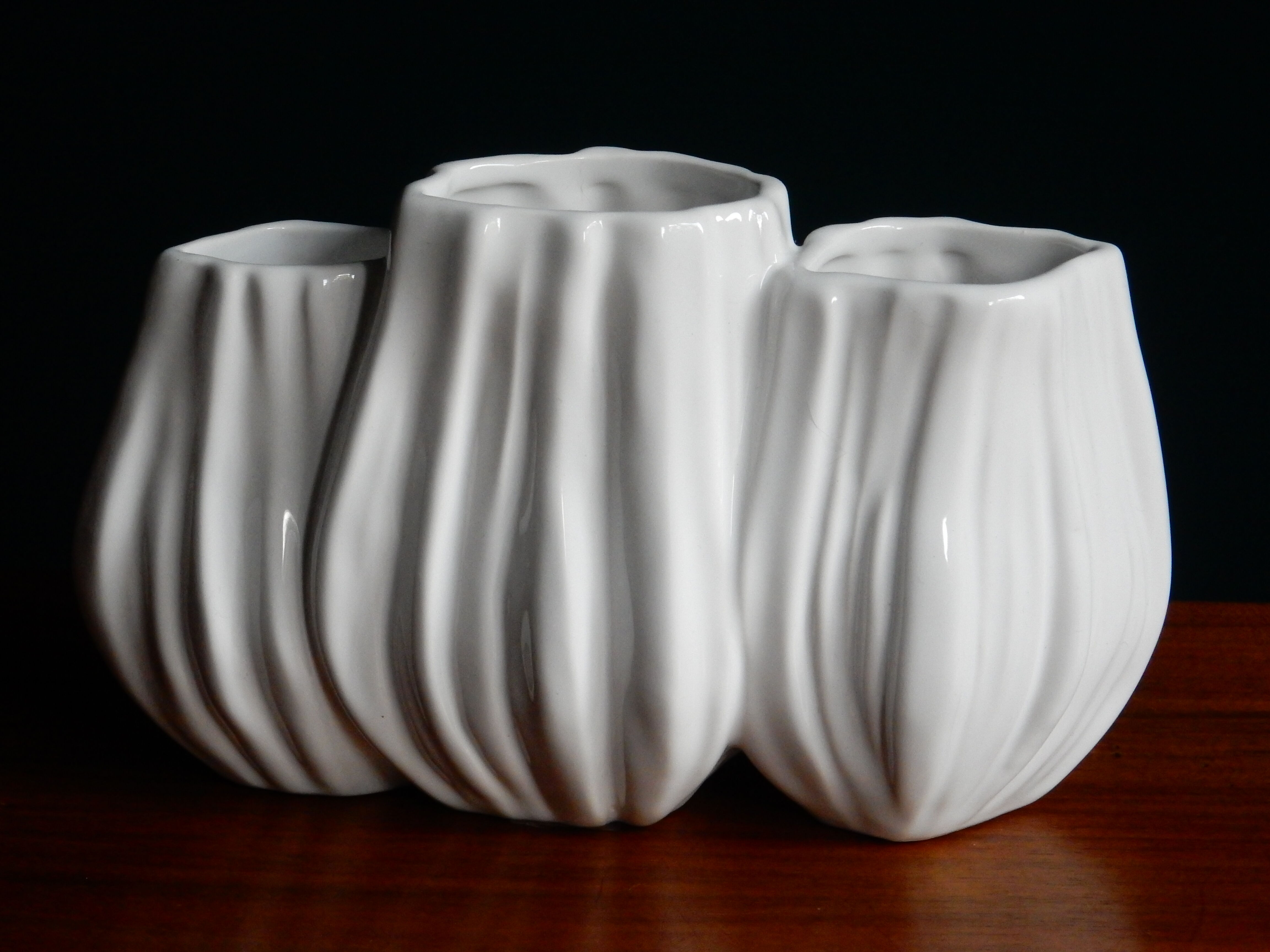 White ceramic vase design Sia