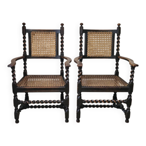 Paire de fauteuils canneés