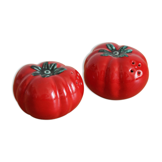Salt and pepper tomato in vintage slurry