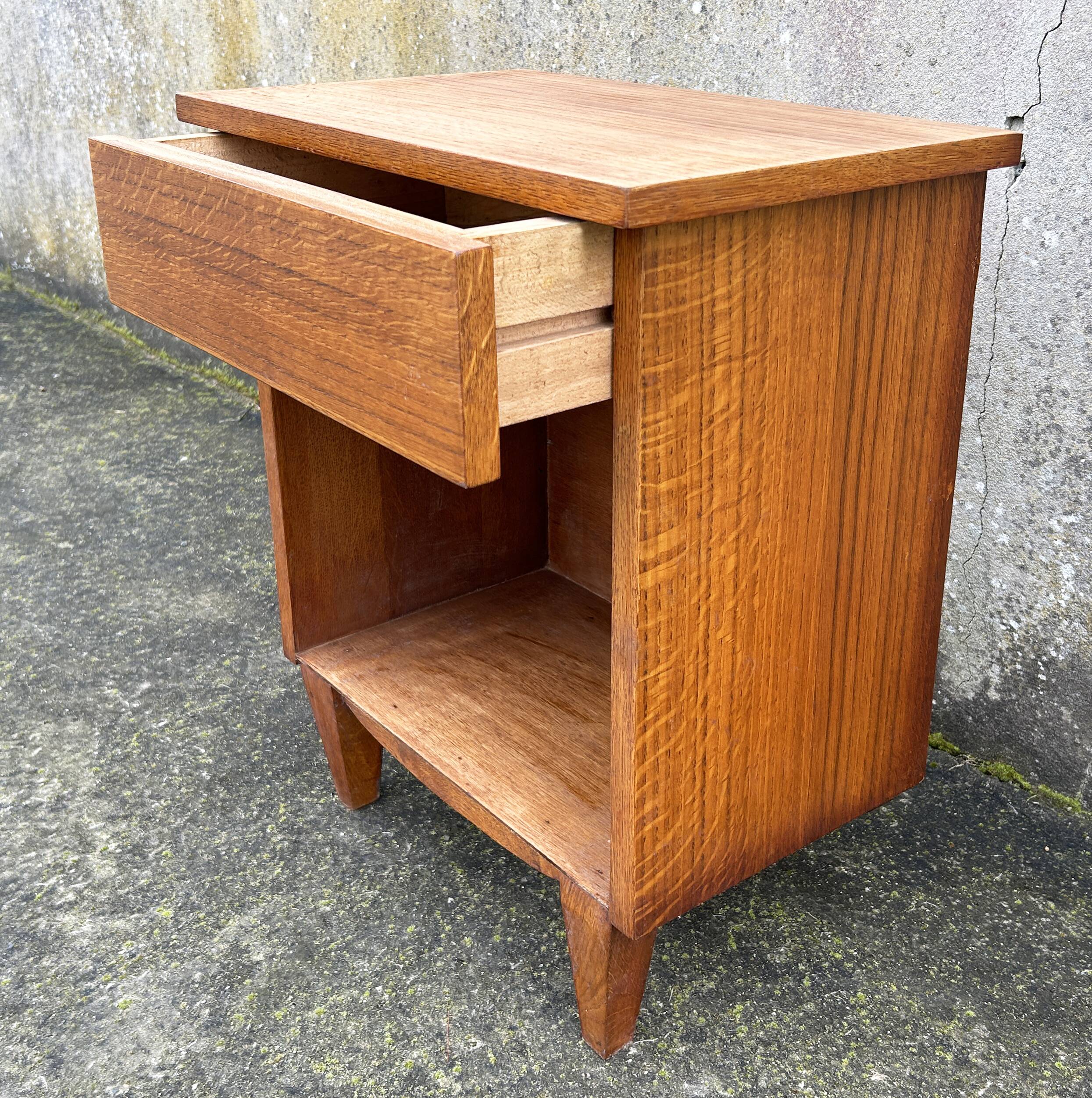 Table de chevet en bois, des années 50.