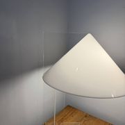 Lampe à poser design minimaliste Harco Loor en plexiglass et perspex