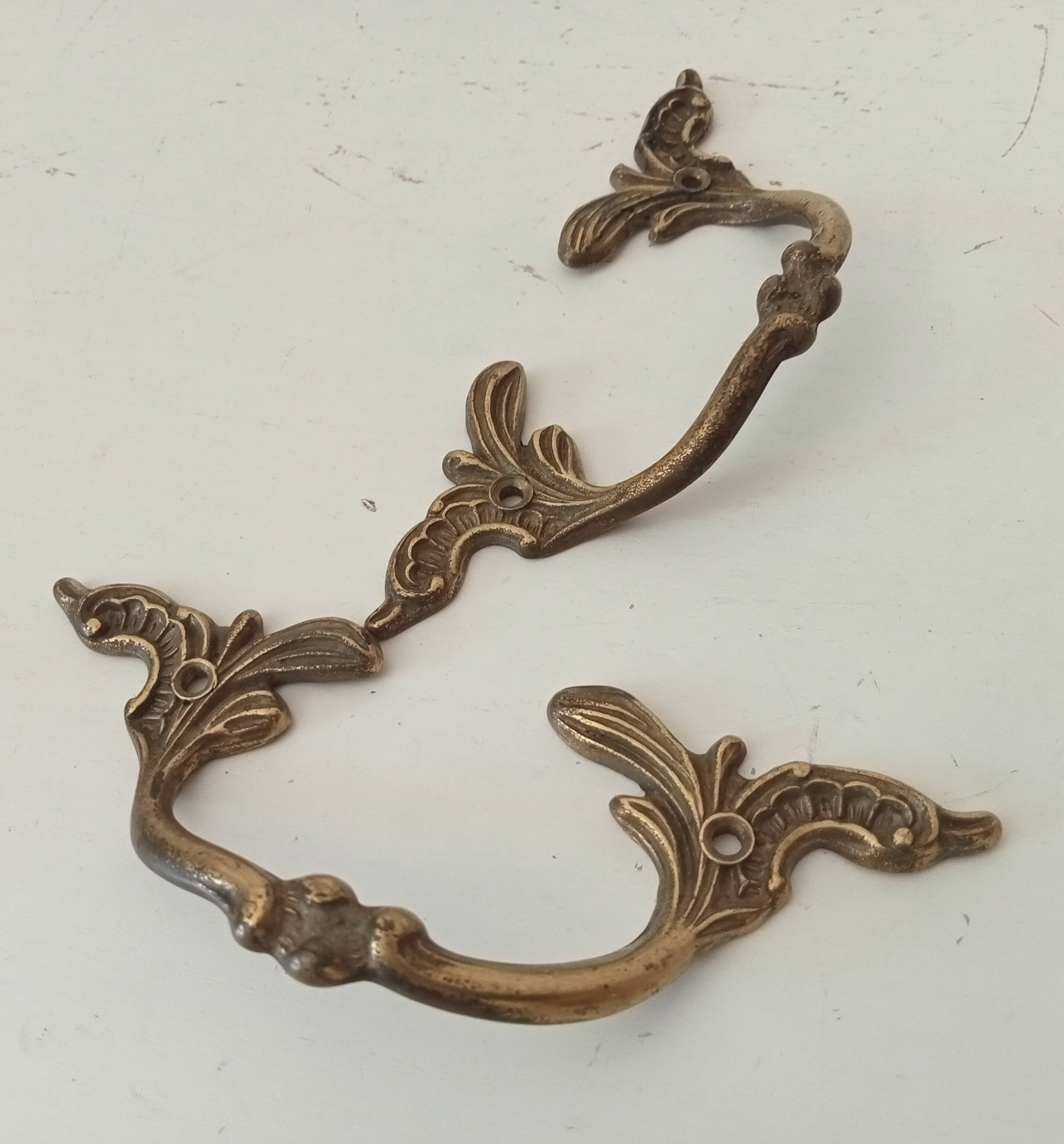 Poignée tiroir de meuble ancien en bronze doré