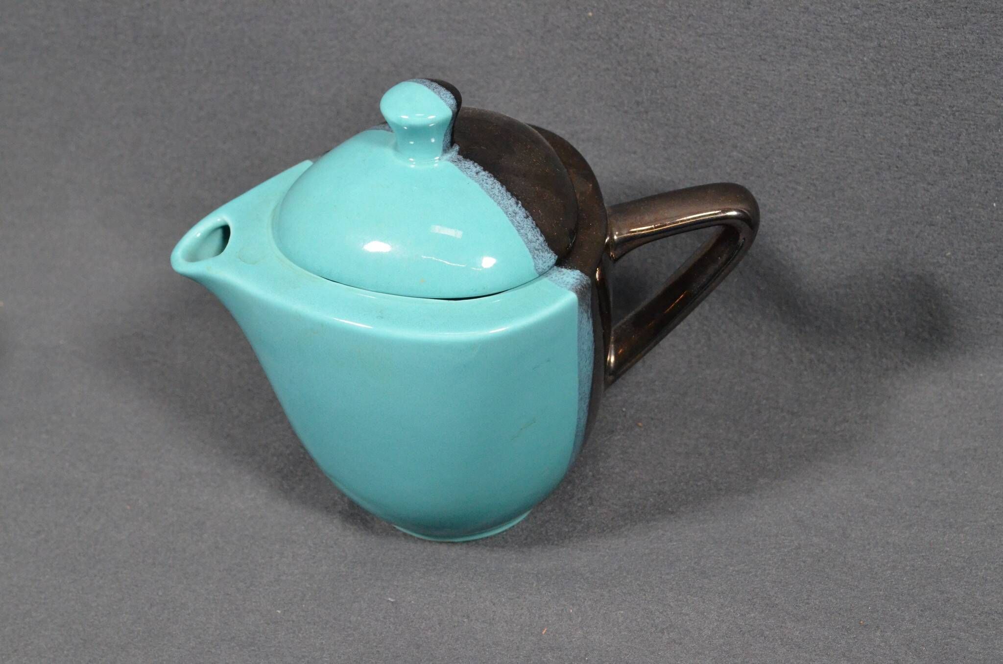 Vallauris coffee service in black and turquoise earthenware.