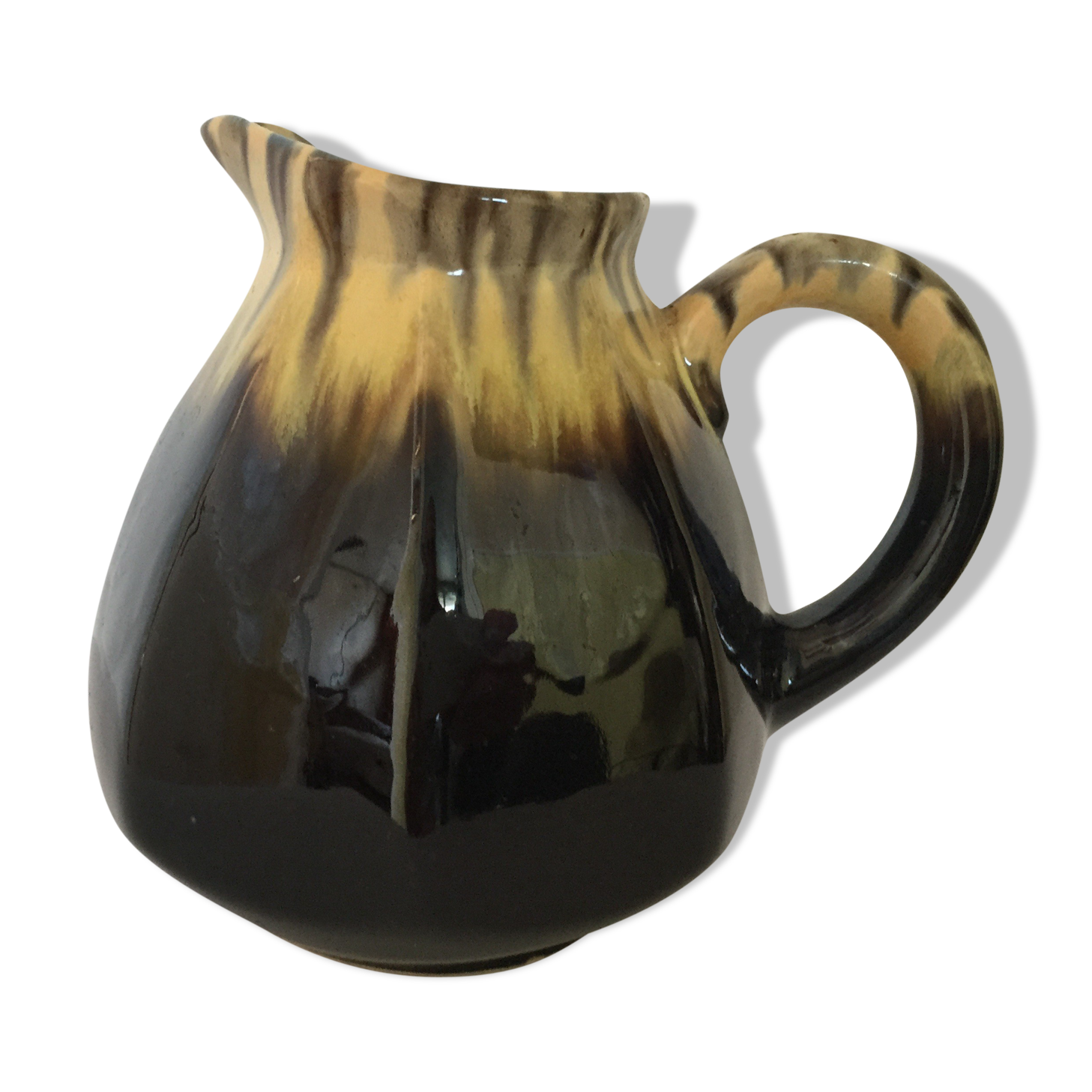 Pitcher ceramic