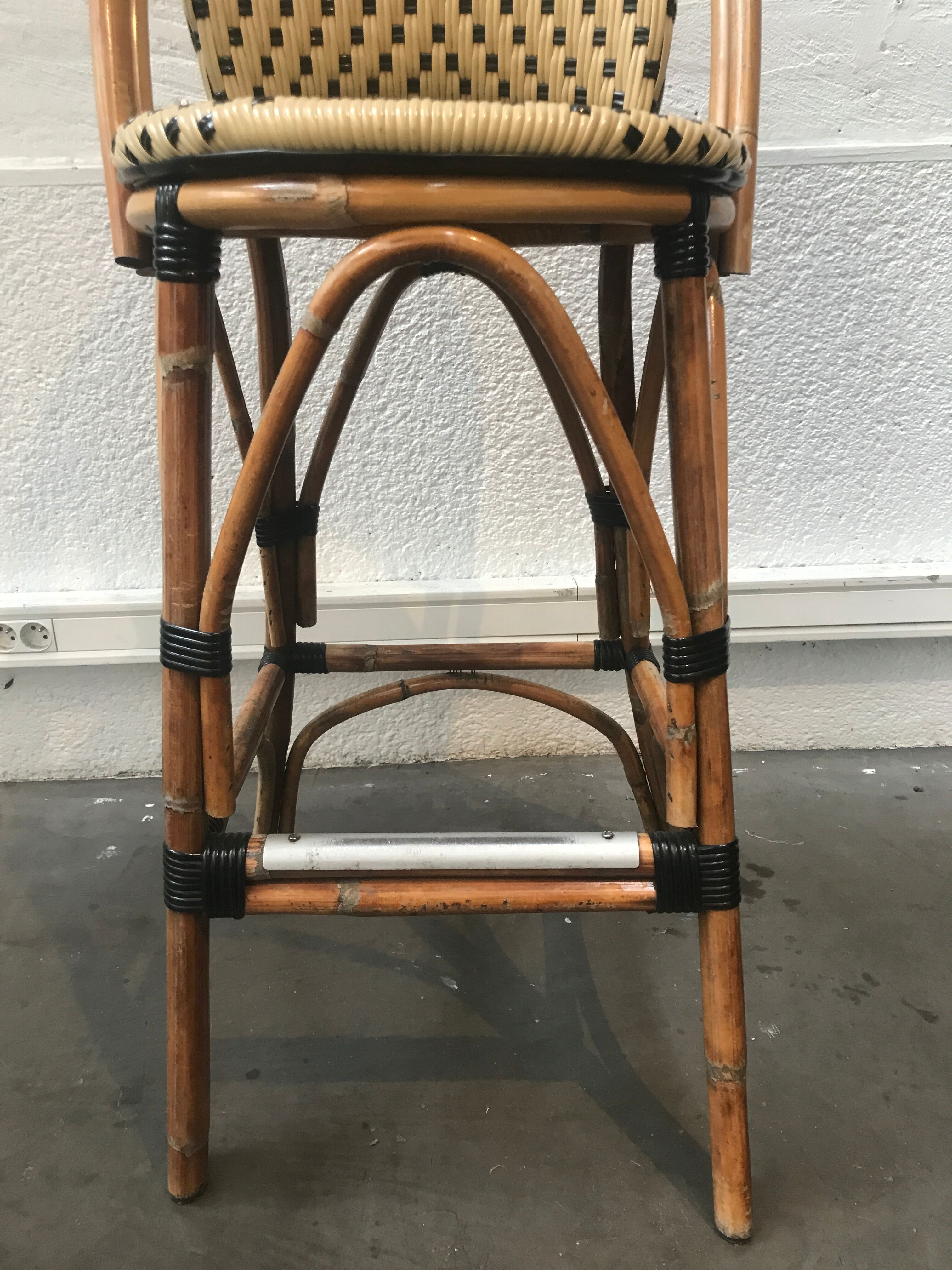 Bar stool