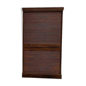 Armoire à rideaux en