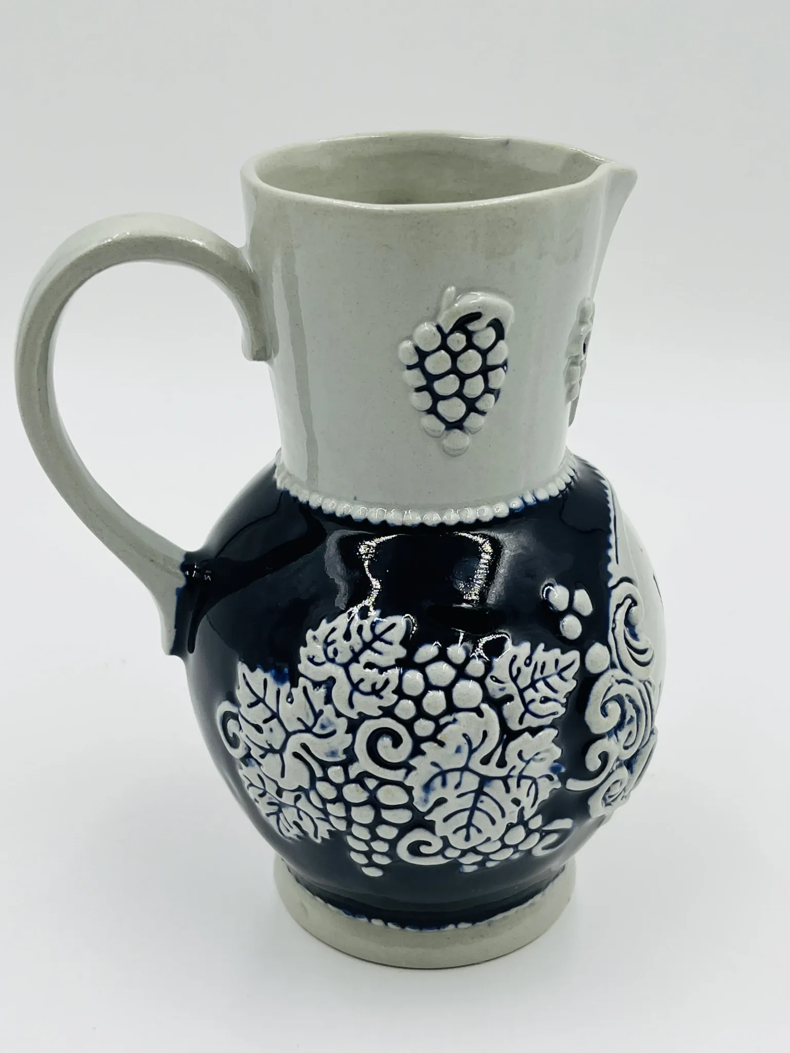 Stoneware wine pitcher Marzi & Remy "Wine dispels sadness"
