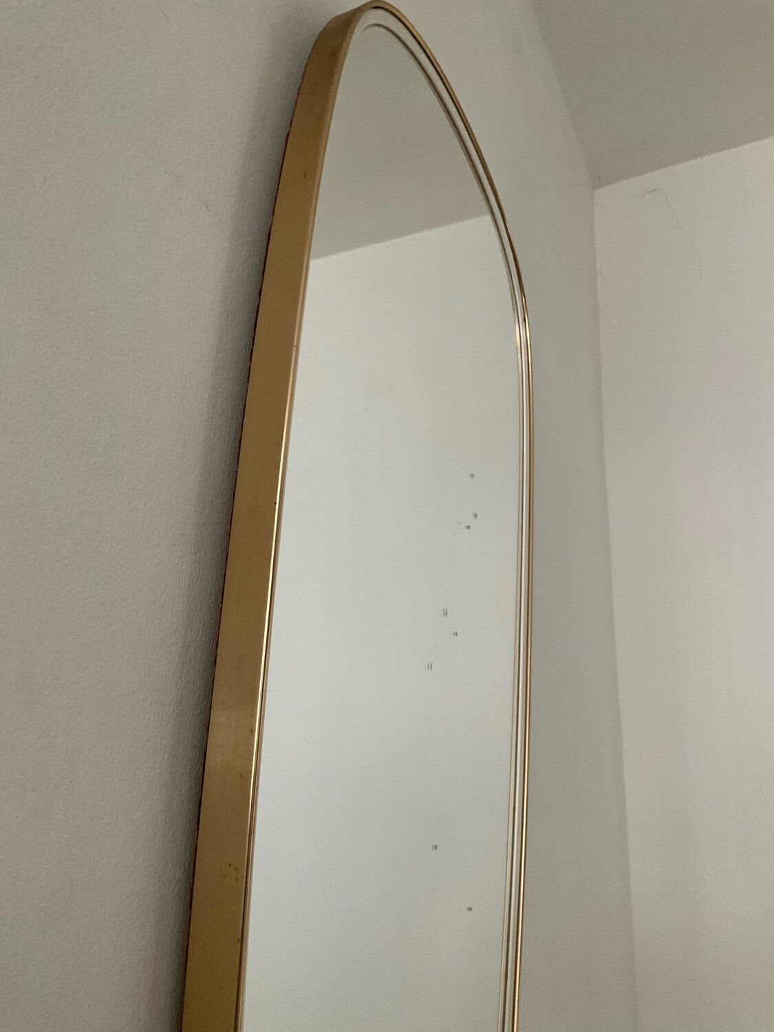 Asymmetrical free-form mirror from the 60s