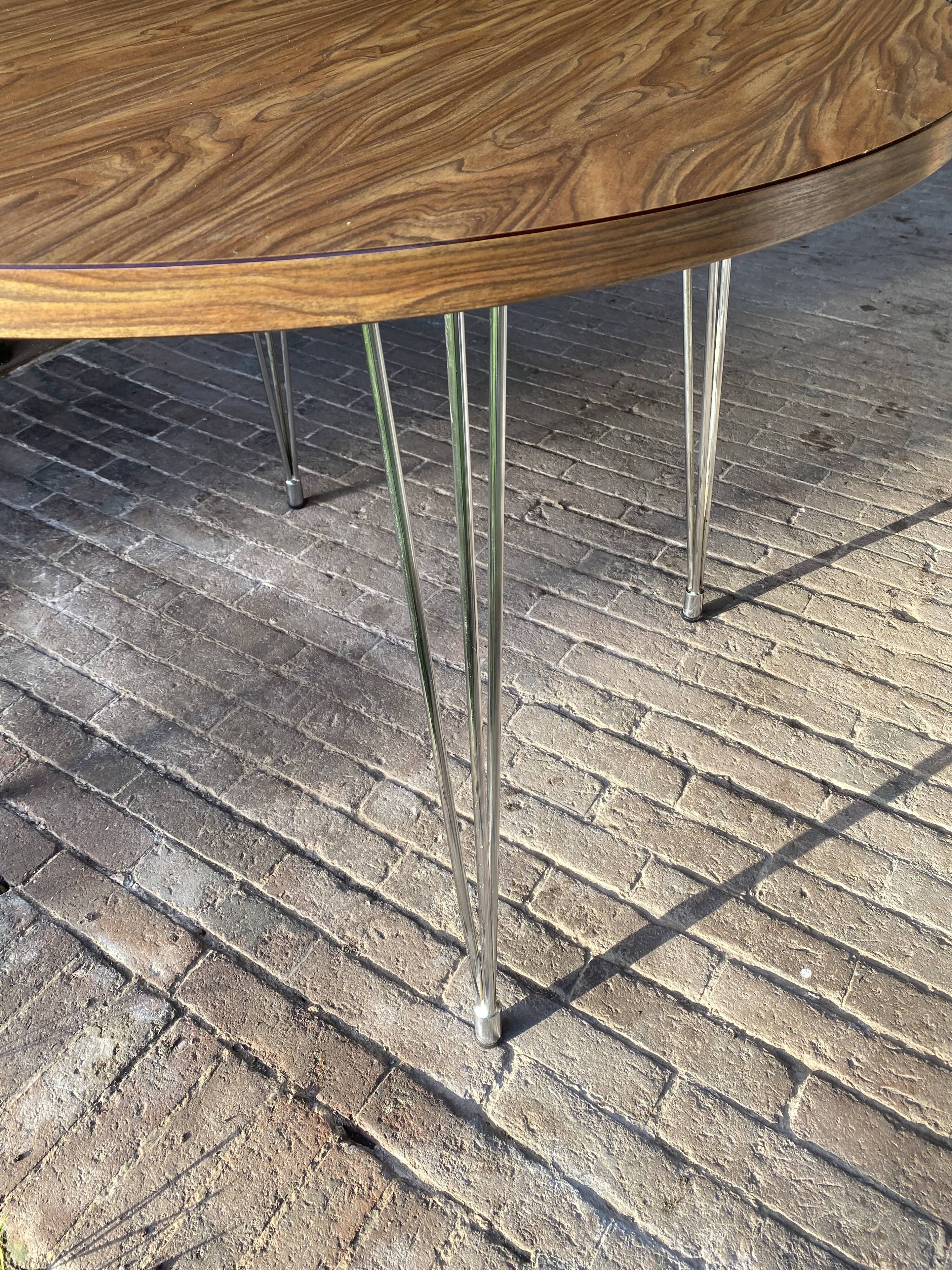Table in formica eiffel legs