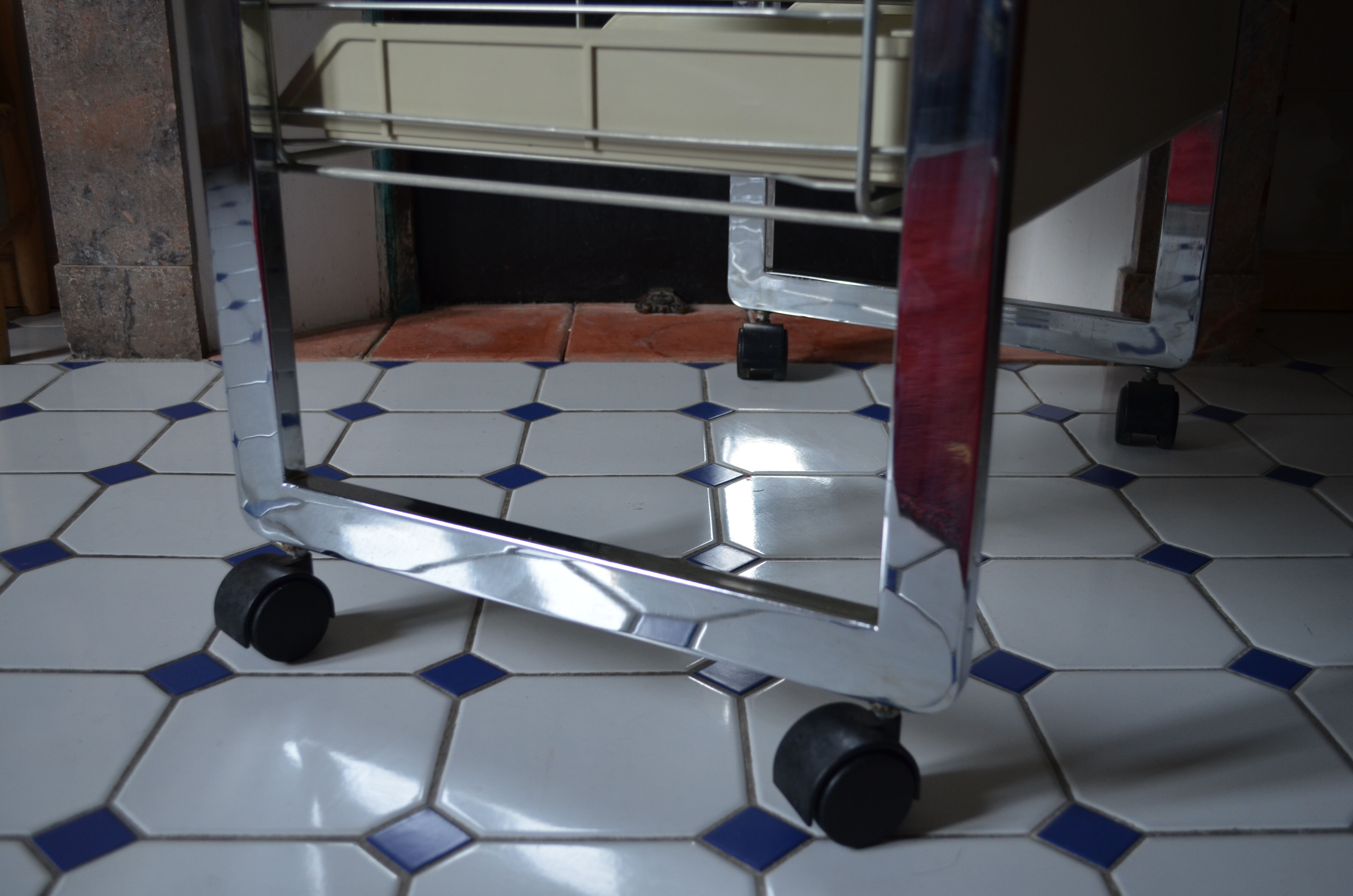 Metal serving trolley