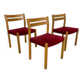 Ensemble de 3 chaises scandinaves en tecq et tissu rouge par Moller Danemark années 70