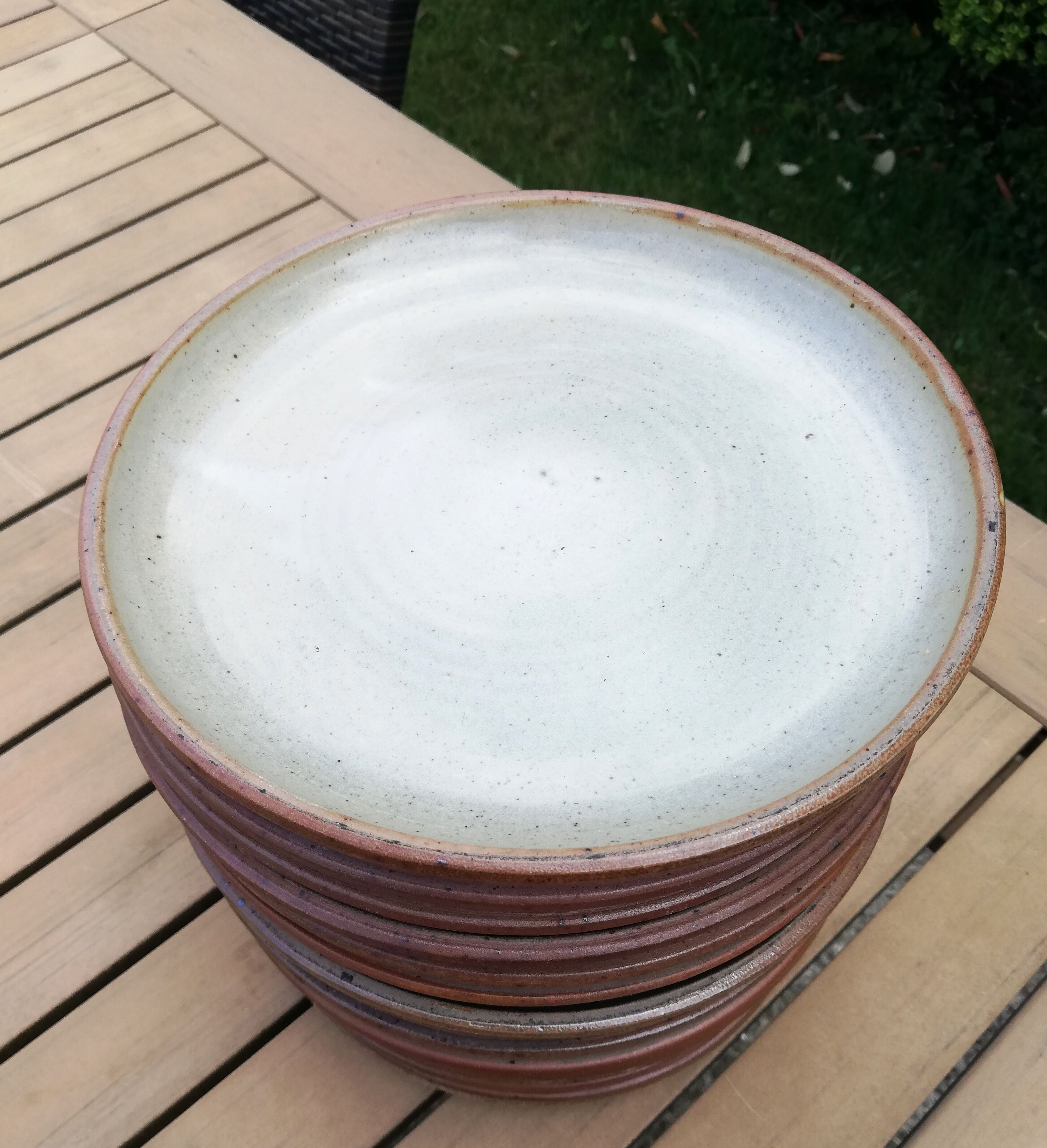 Service 14 stoneware dessert plates