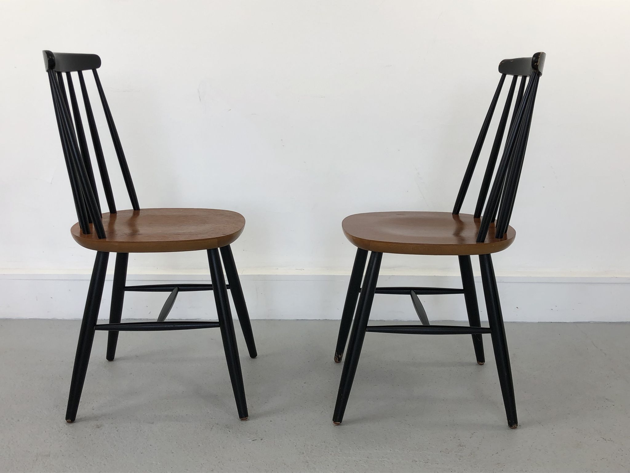 Set of 2 chairs, 1970s