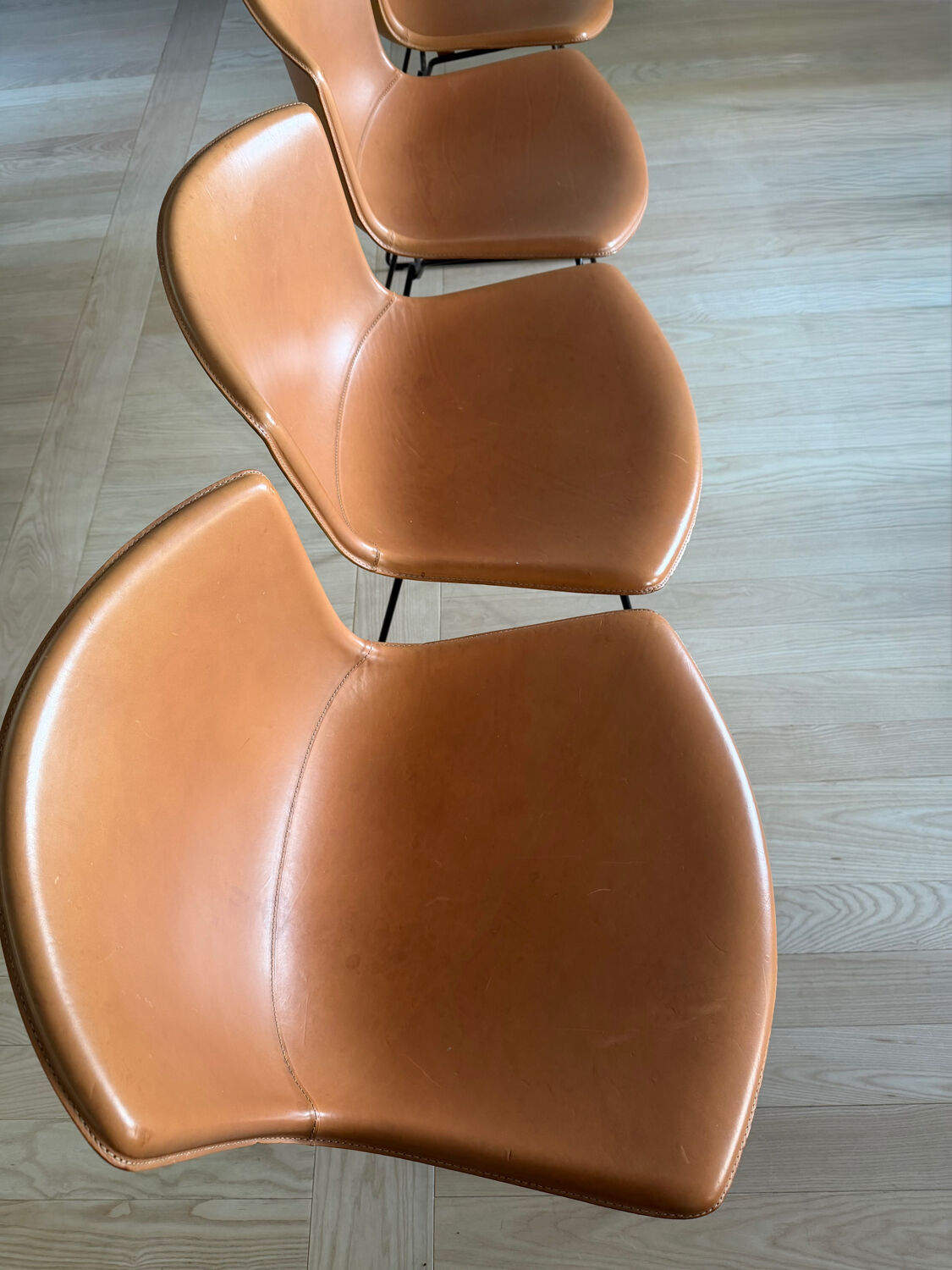 Set of 4 Bertoia chairs