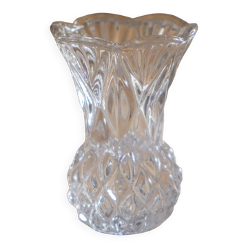 Petit vase en verre blanc ciselé « Amande »
