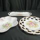 Ensemble trois céramiques décor floral Moustiers XXème