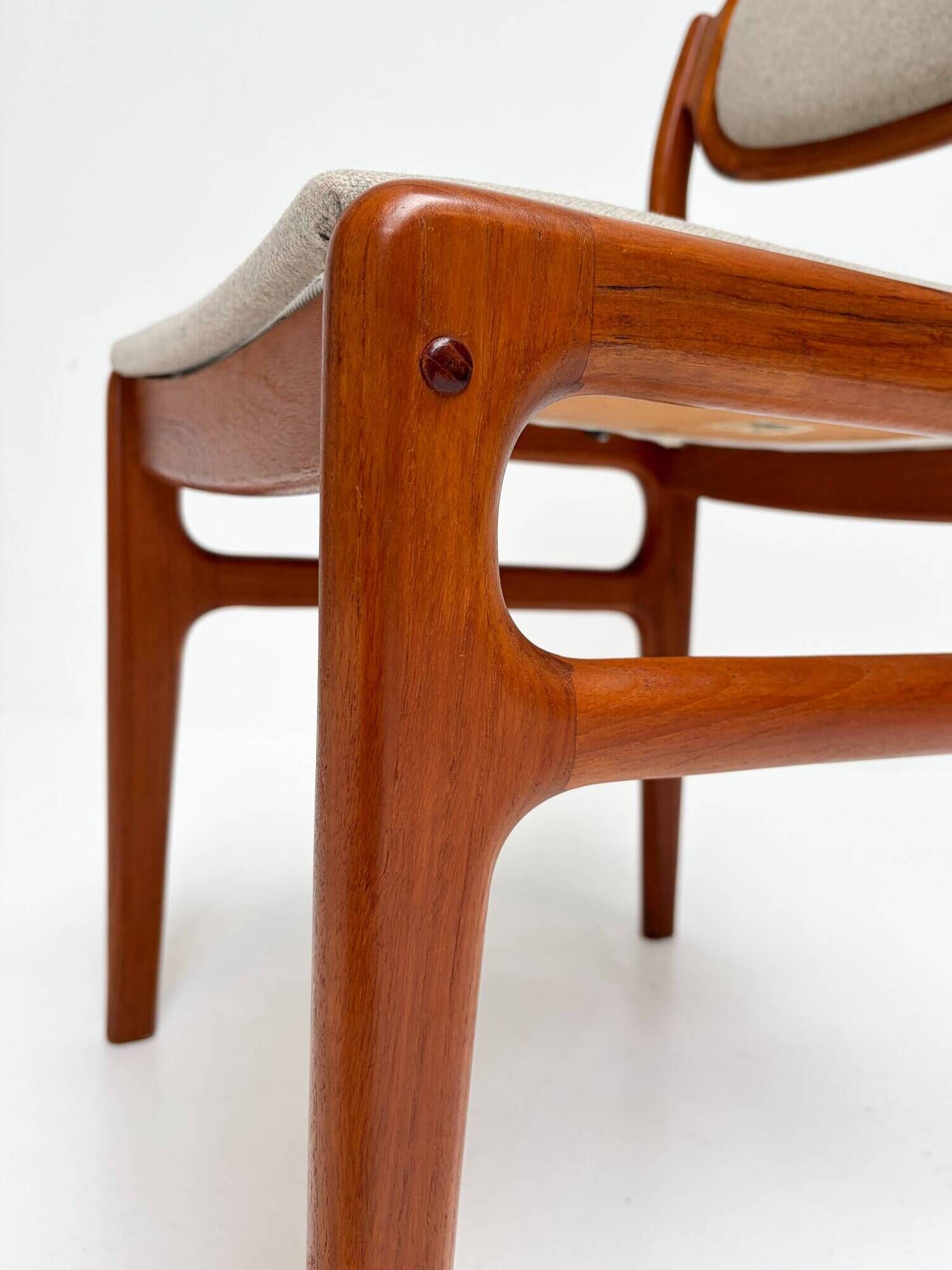Set of 6 Danish design chairs by Johannes Andersen for Uldum, 1960s