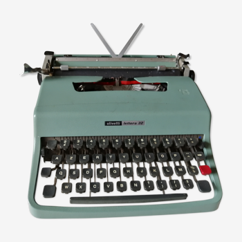 Machine à écrire portative Olivetti Lettera 32